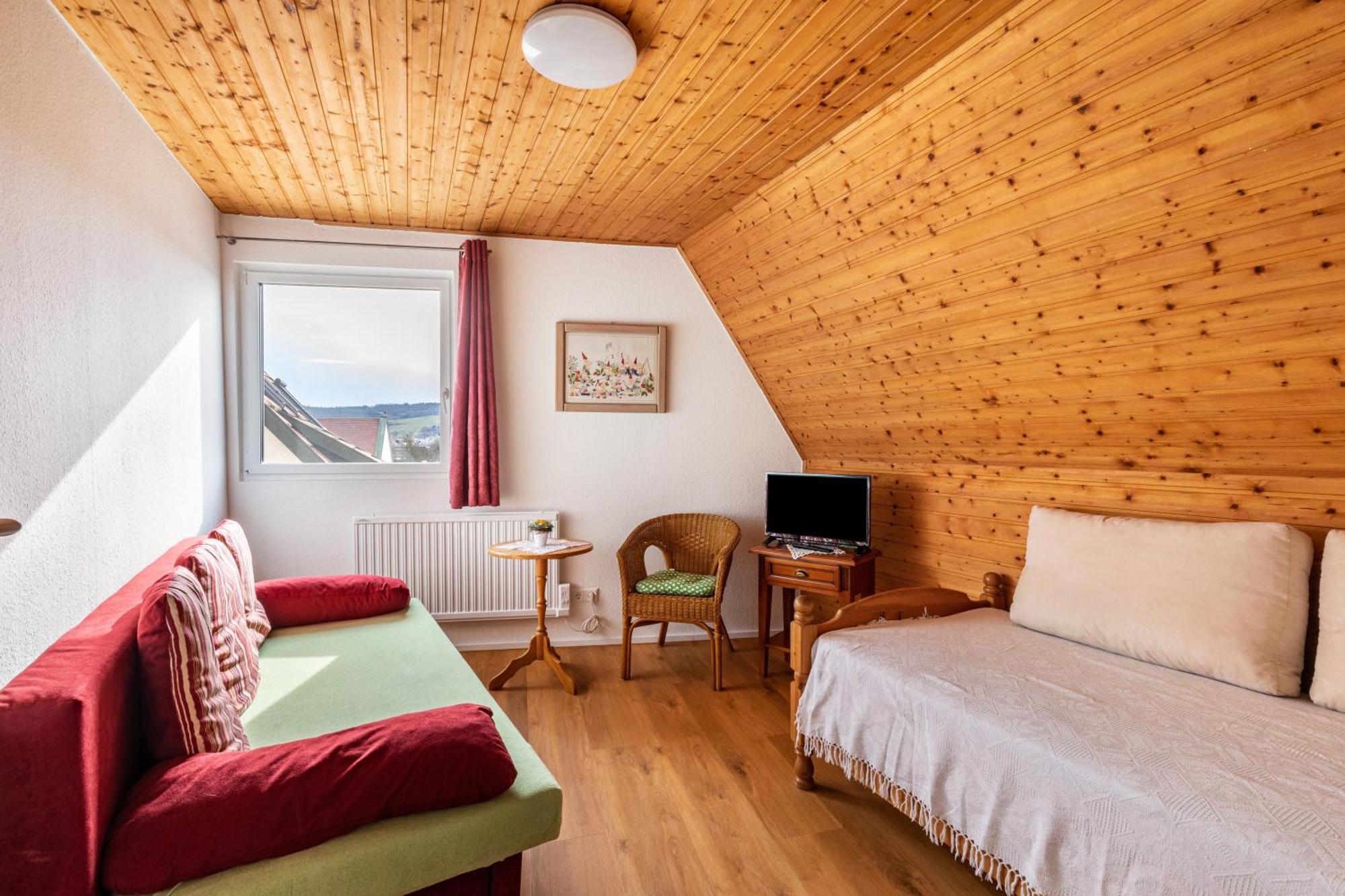 Apartmenthaus Ferienwohnungen Sila Вайнштадт Экстерьер фото