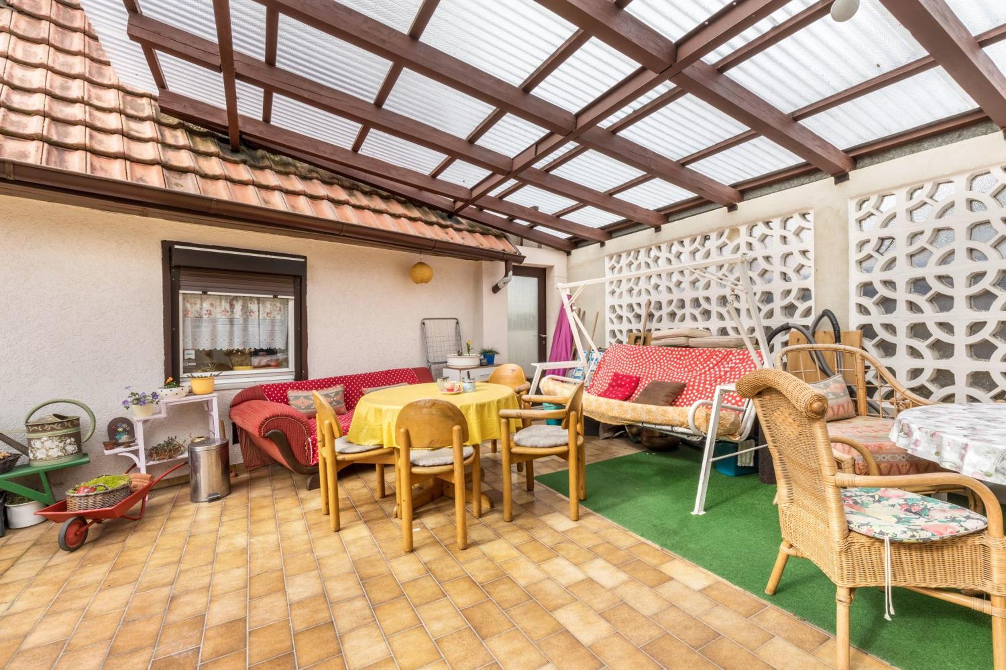 Apartmenthaus Ferienwohnungen Sila Вайнштадт Экстерьер фото