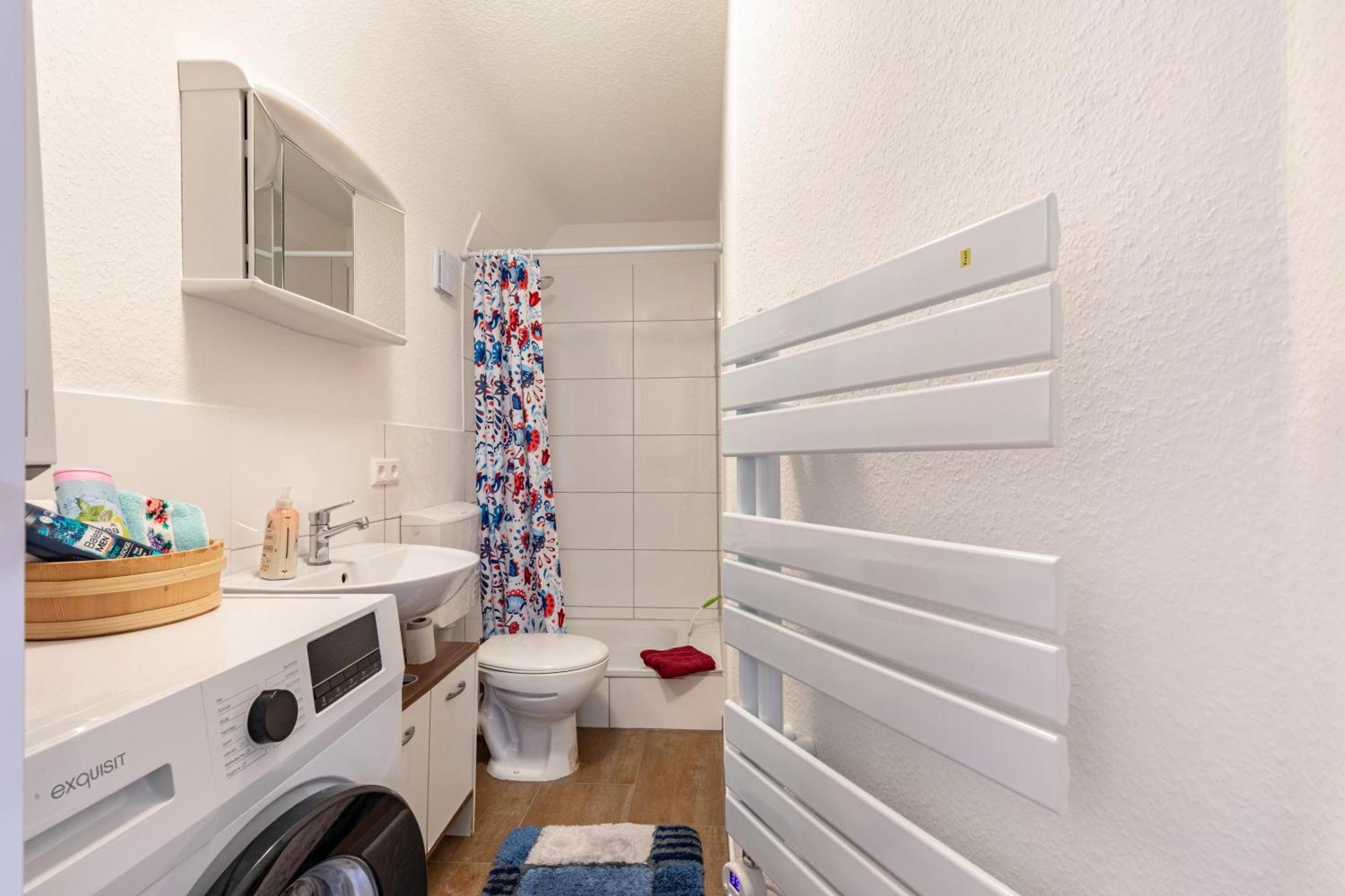 Apartmenthaus Ferienwohnungen Sila Вайнштадт Экстерьер фото