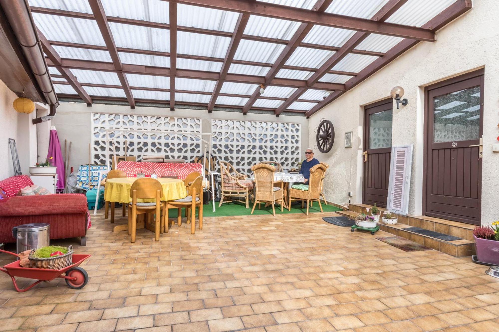 Apartmenthaus Ferienwohnungen Sila Вайнштадт Экстерьер фото