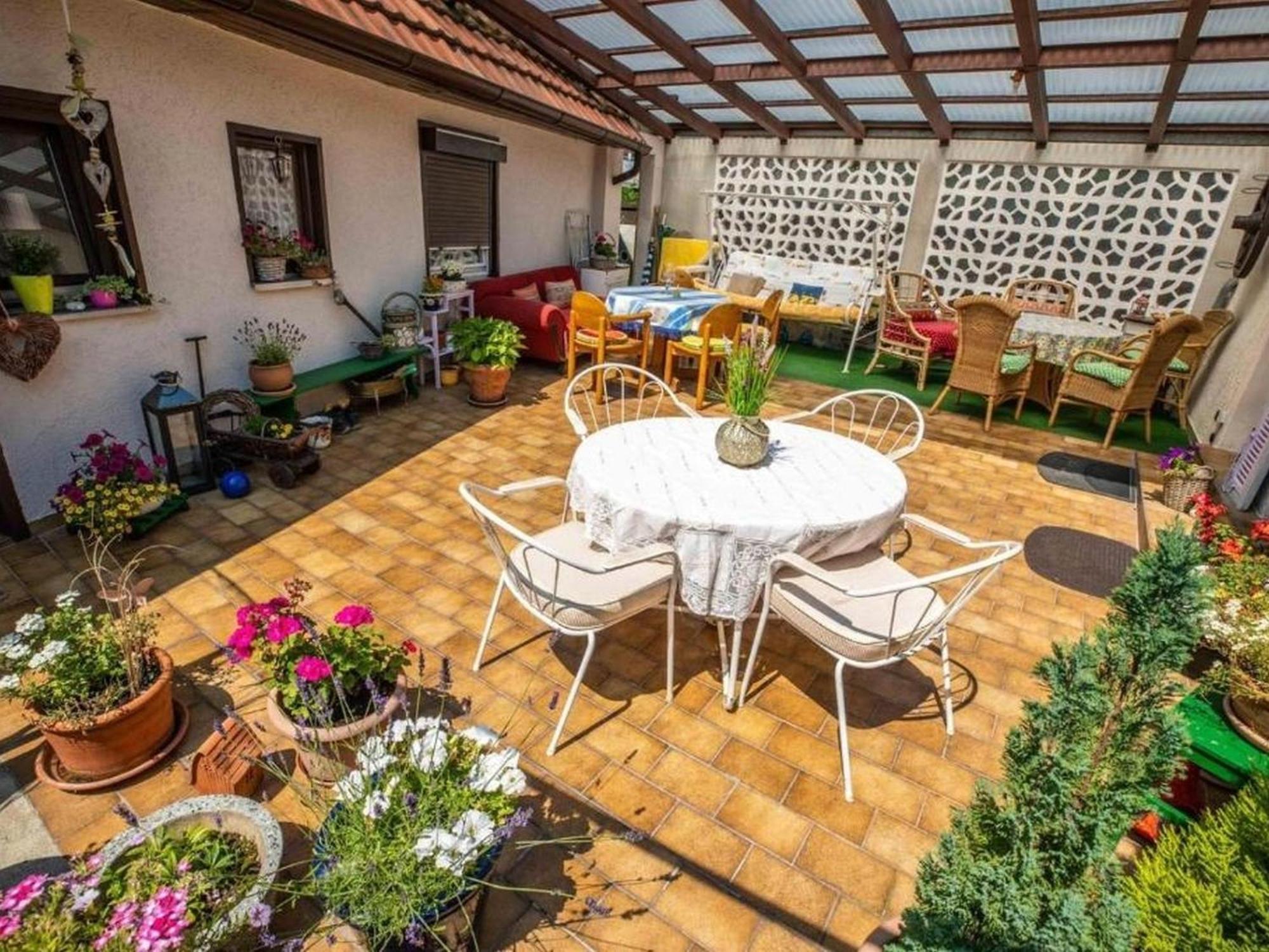 Apartmenthaus Ferienwohnungen Sila Вайнштадт Экстерьер фото
